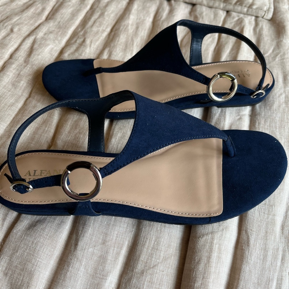 Alfani  Sandals 11 navy thong